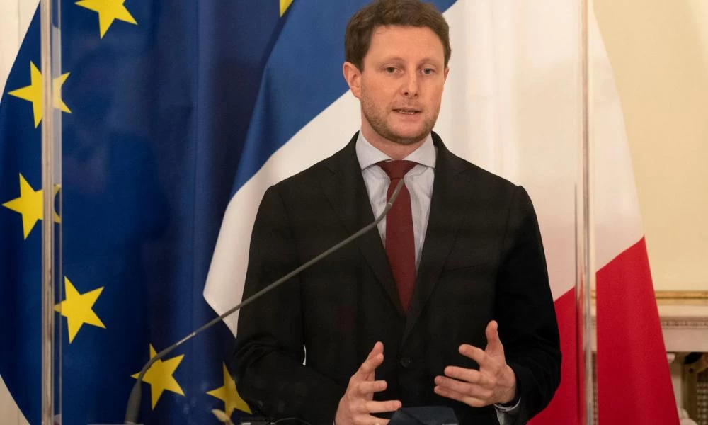 Κλεμάν Μπον: "Να προκρίνουμε τη διαφάνεια στην υπόθεση των εμβολίων"